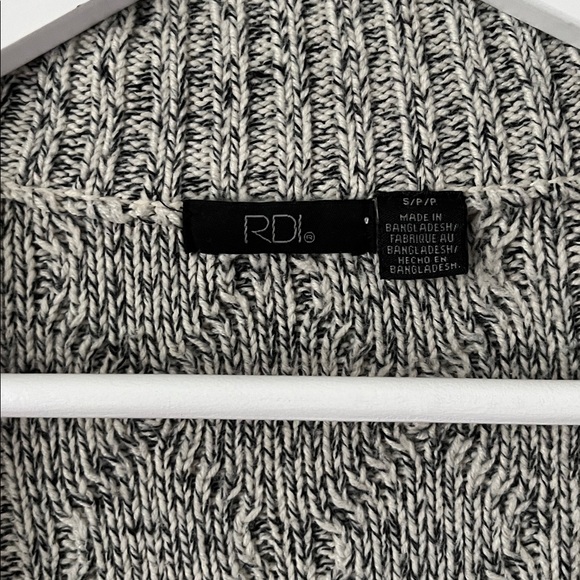 RDI Gray Women's Cardigan Sweater - Picture 2 of 7